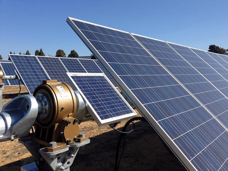 Do solar panels have tracking devices?