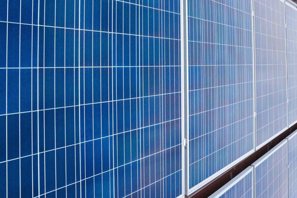 Paneles Solares en Paredes: ¿Una Alternativa Real?