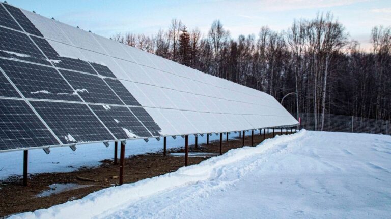 Paneles Solares en Alaska: ¿Valen la Pena?