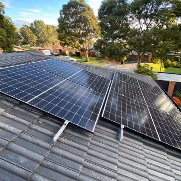 What is the cost of a 2000 watt solar panel?