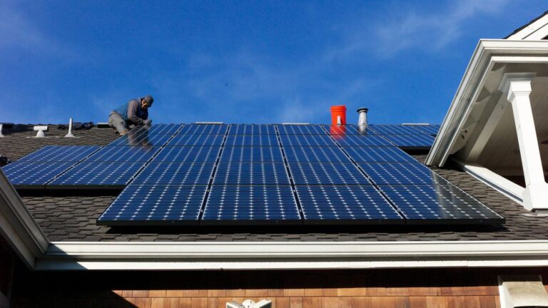 Costo de Paneles Solares en Miami: Guía 2025