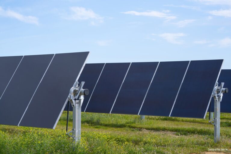 Qué Estudiar para Trabajar con Paneles Solares