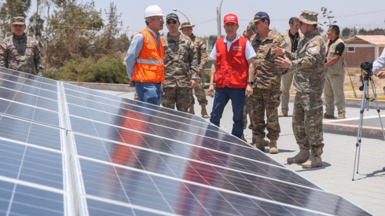 ¿Cuánta electricidad consume una base militar?