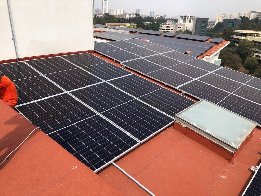 4 Paneles Solares: ¿Son Suficientes para tu Casa?